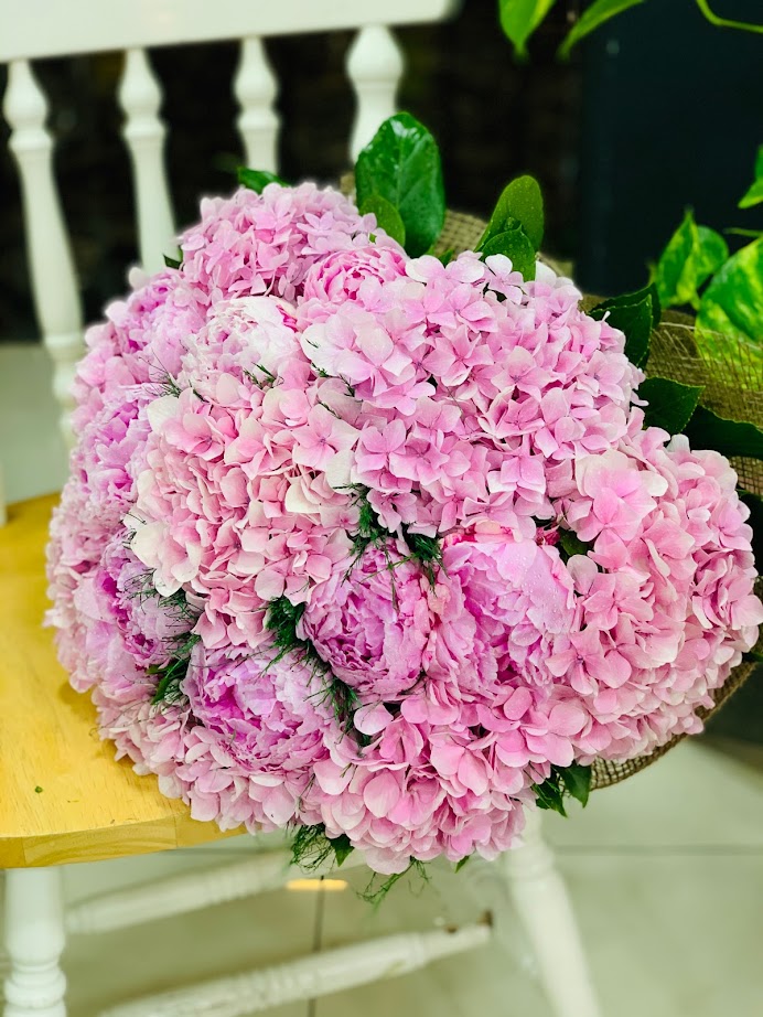 Pink peony and hydrangea bouquet