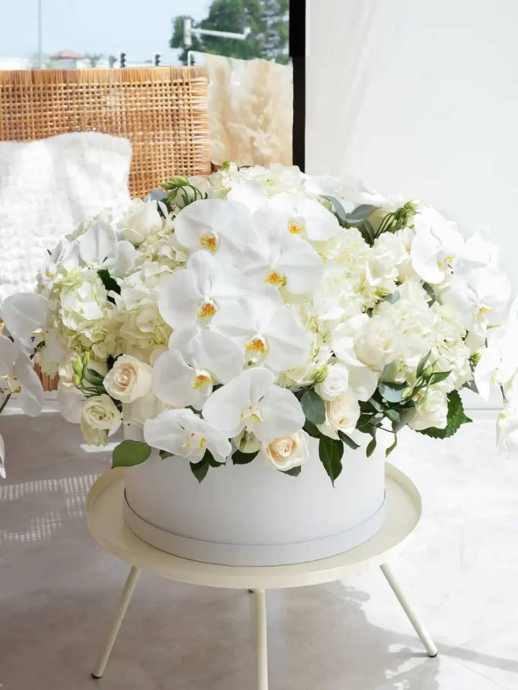 White Hydrangeaceae Orchid Roses Luxury